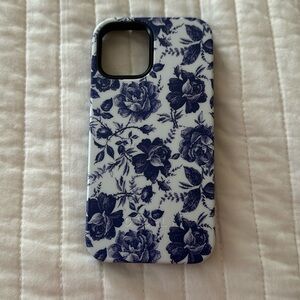 Casely iPhone 12/12 Pro Case Rose to Fame | Blue & White Rose Floral Case